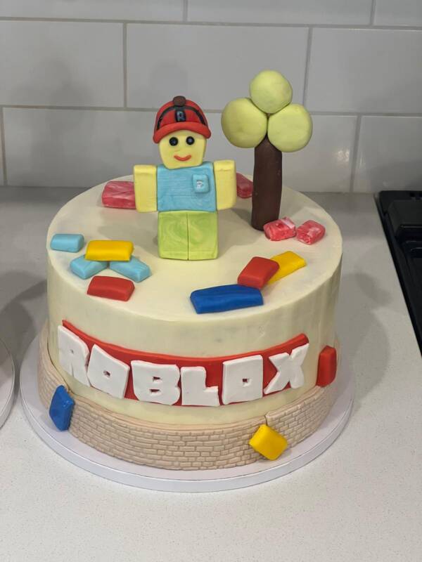 Roblox Theme Birthday Cake - Image 2